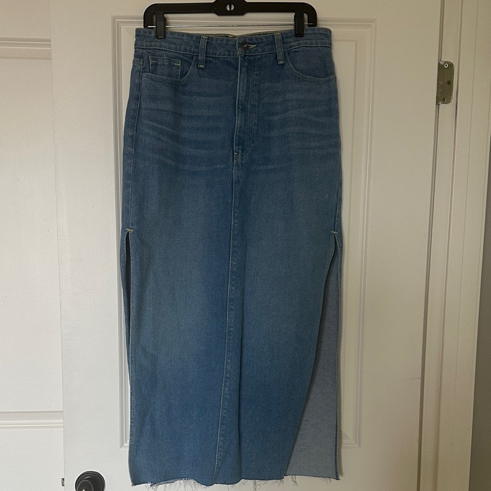 Stylish Blue Denim Midi Skirt